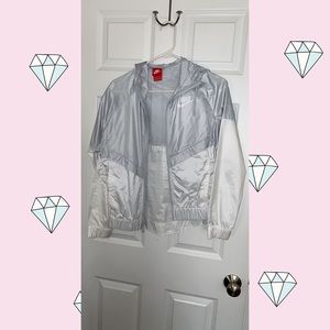 ✨Nike Windbreaker Jacket✨